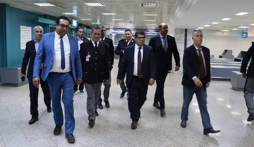 Zouheir Mejri inspecte diffrents services de la Douane  l'aroport Tunis-Carthage 